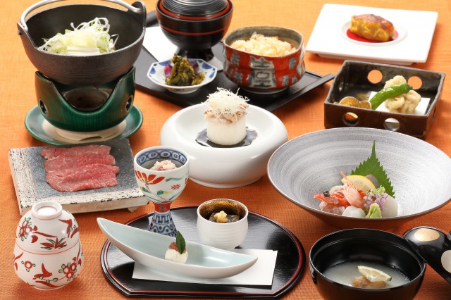 【1泊2食】夕食は季節の創作和会席★朝食はバイキング