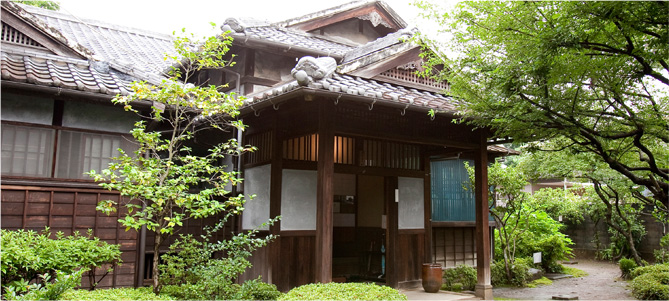 夏目漱石内坪井旧居